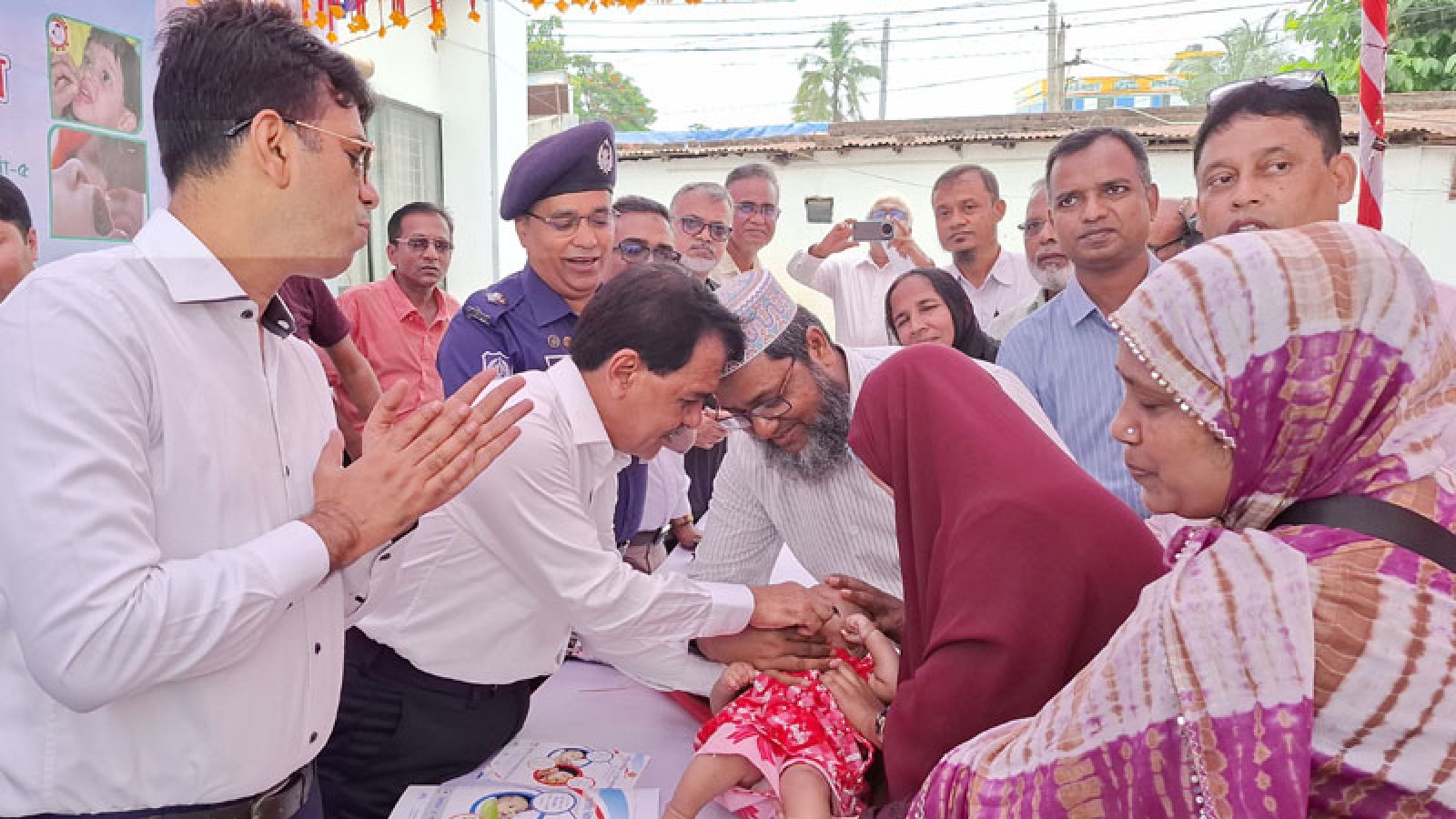 নওগাঁয় ভিটামিন ‘এ’ প্লাস ক্যাম্পেইন অনুষ্ঠিত