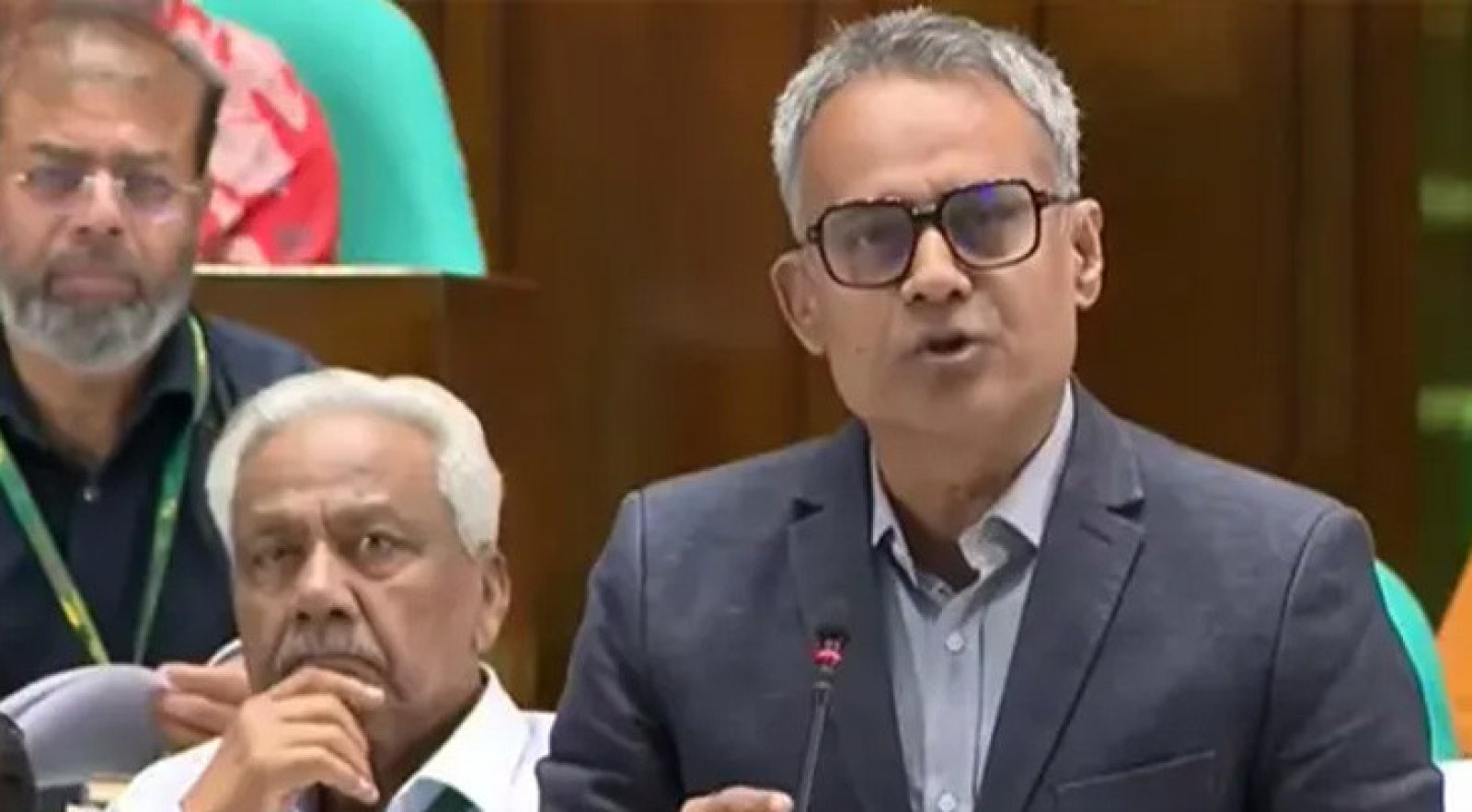 ভারত থেকে আসা ২০০ ব্রডগেজ কোচ রেলওয়ে বহরে যুক্ত হবে: মন্ত্রী
