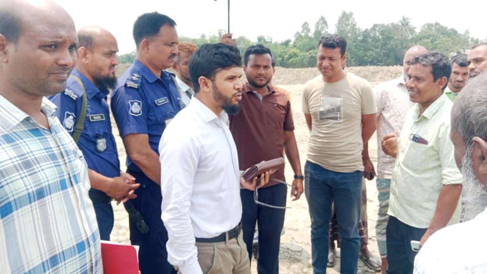 মান্দায় অবৈধভাবে মাটি কাটায় ৫০ হাজার টাকা জরিমানা