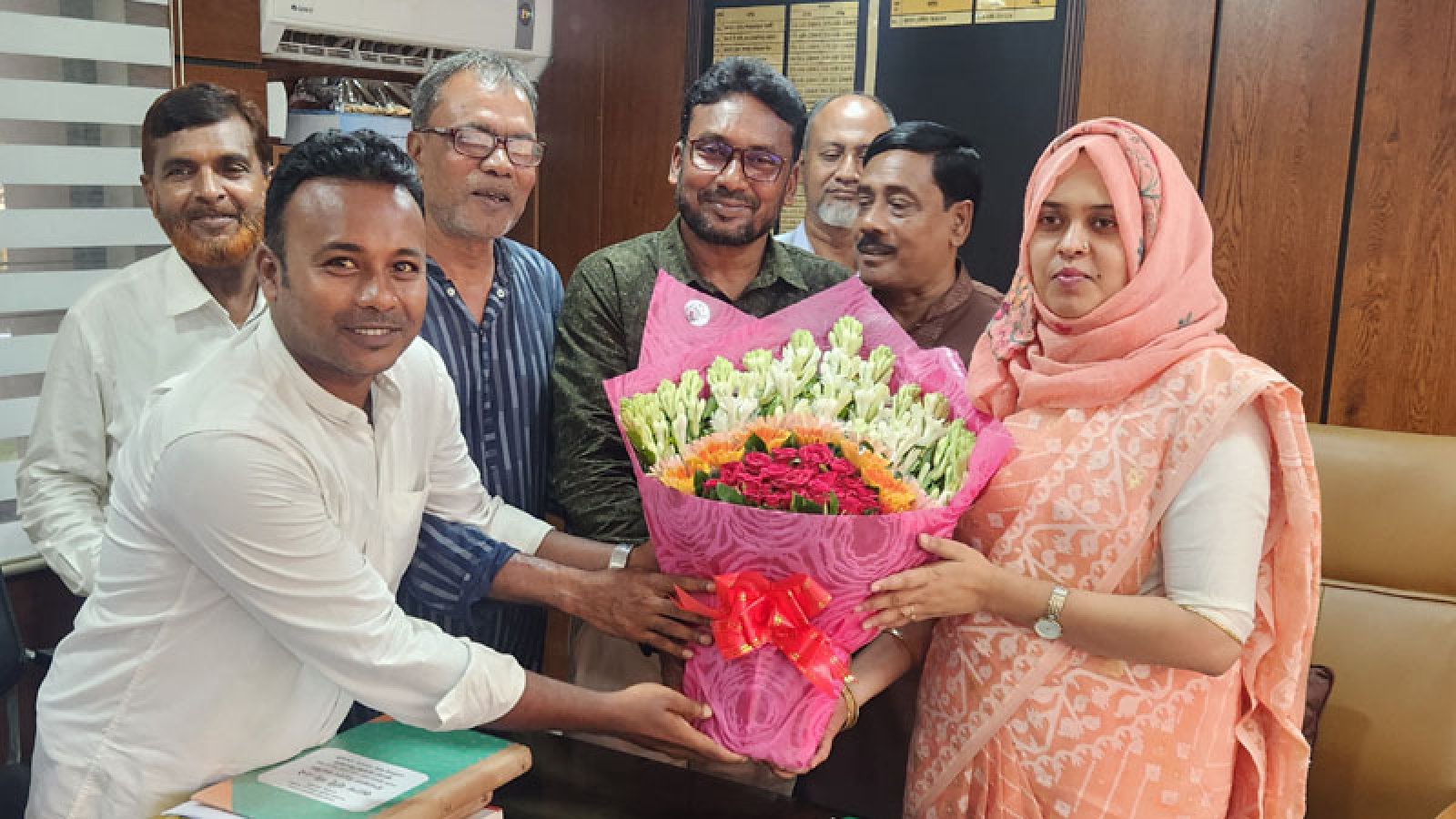 বাগমারায় নবাগত ইউএনও’র সঙ্গে চেয়ারম্যান অ্যাসোসিয়েশন নেতৃবৃন্দের সৌজন্য সাক্ষাত