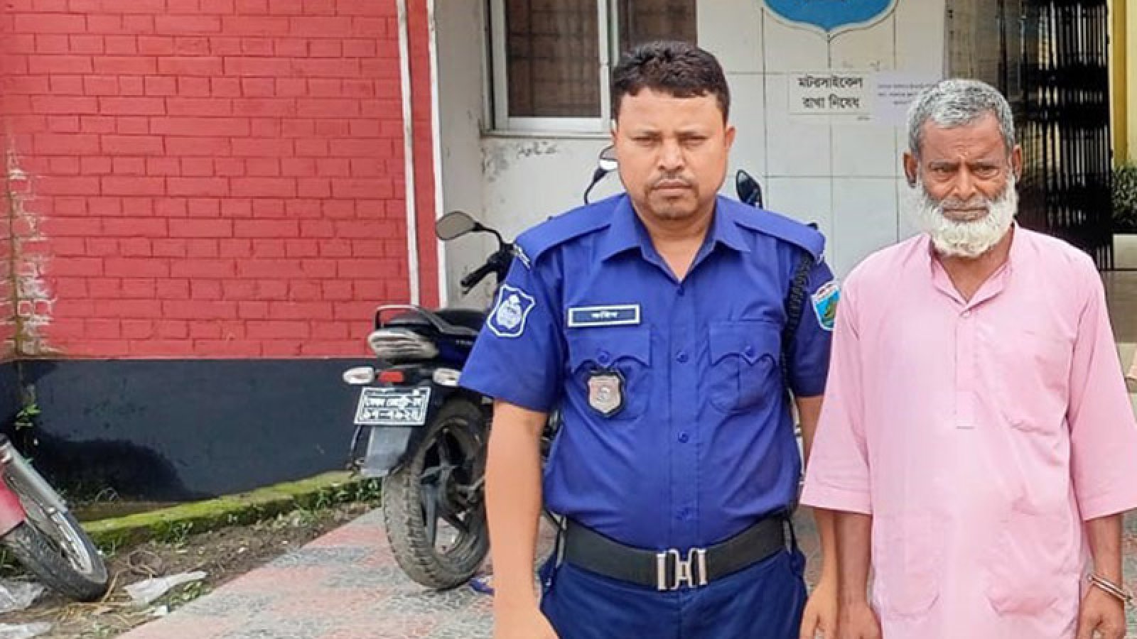 সাঁথিয়ায় বুদ্ধিপ্রতিবন্ধী কিশোরীকে ধর্ষণ-ধর্ষক গ্রেপ্তার