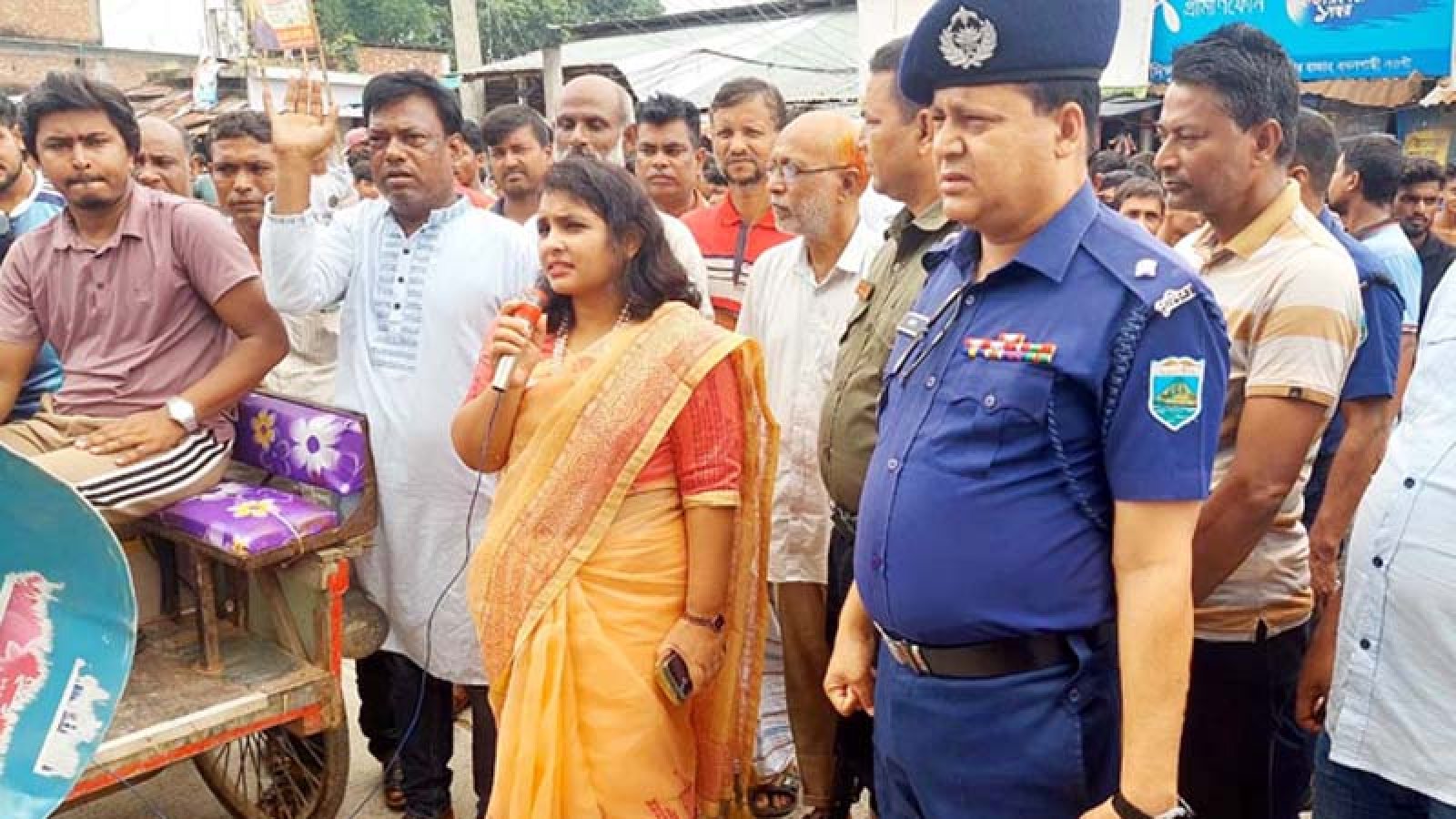 বদলগাছী ছাত্রীকে ধর্ষণ চেষ্টার অভিযোগে স্কুল ভাঙচুর ও অগ্নিসংযোগ