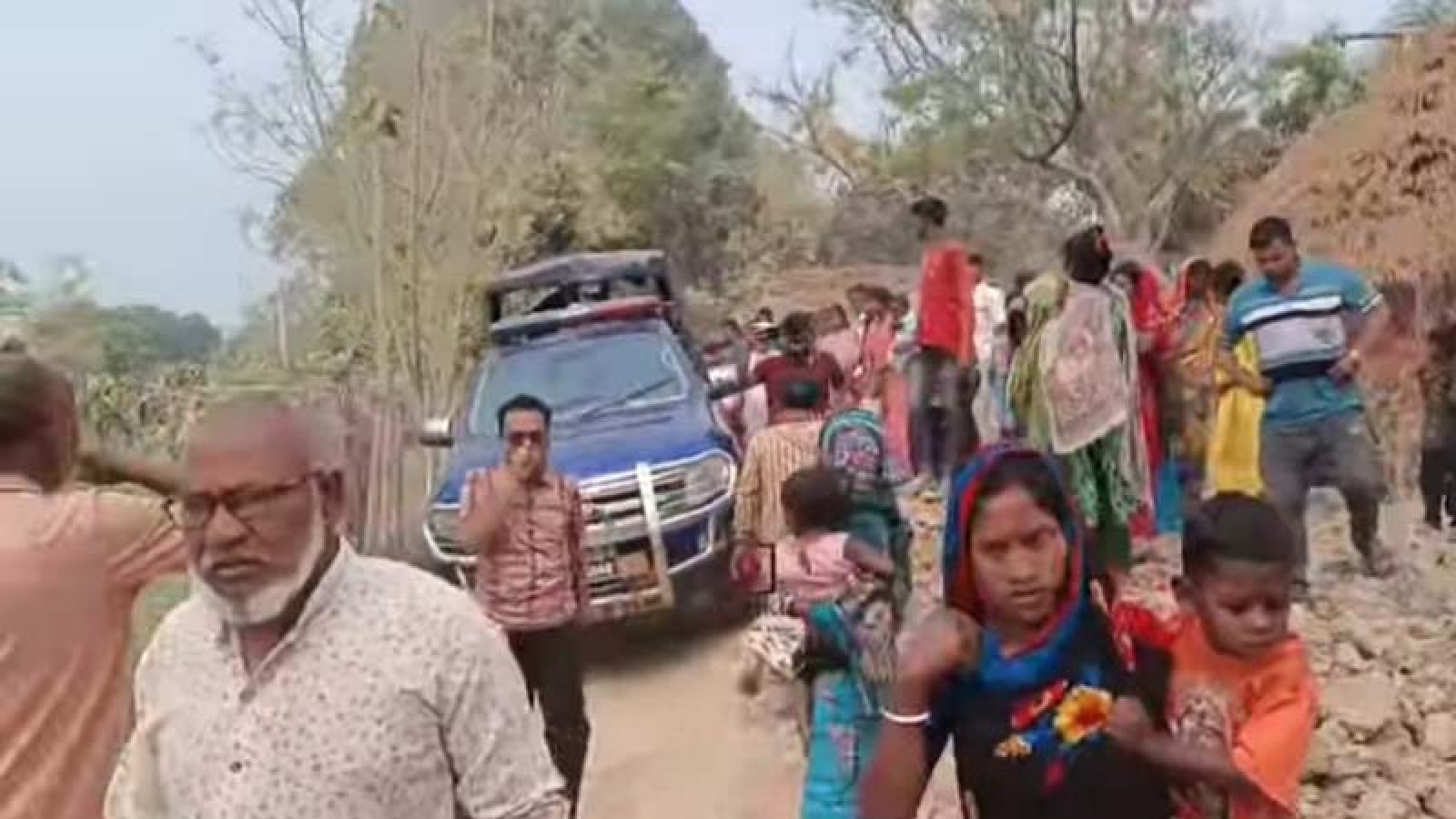 নিয়ামতপুরে খাস পুকুরে মাছ ধরাকে কেন্দ্র করে সংঘর্ষ