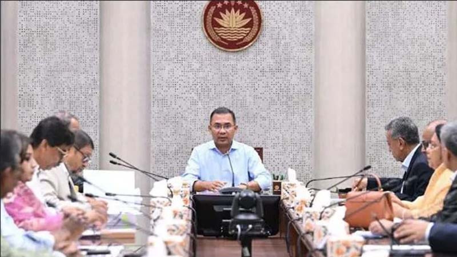 জ্বালানি সংকট: পরিস্থিতি সামাল দিতে প্রধানমন্ত্রীর বিশেষ সভা