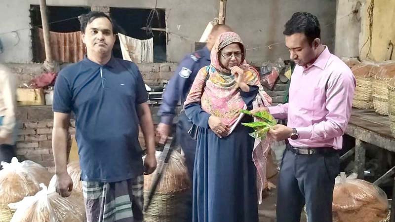 বগুড়ায় অস্বাস্থ্যকর পরিবেশে সেমাই উৎপাদন করায় ২ লাখ টাকা জরিমানা
