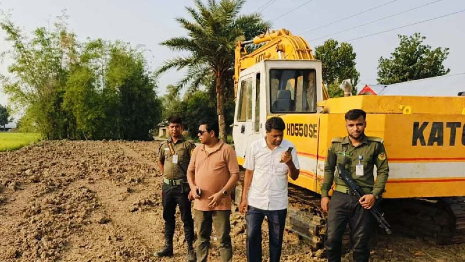 সিংড়ায় দিনব্যাপী ইউএনও’র ঝটিকা অভিযান, ভেকুর ২৪ ব্যাটারি জব্দ