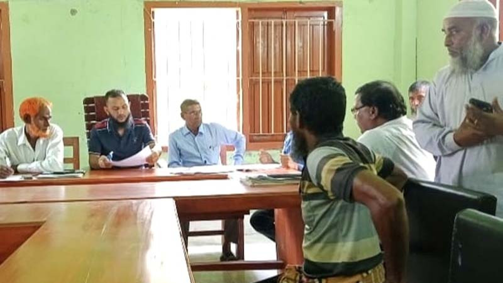 পবায় জমি নিয়ে বিরোধ, গ্রাম আদালতের রায় অমান্যের অভিযোগ