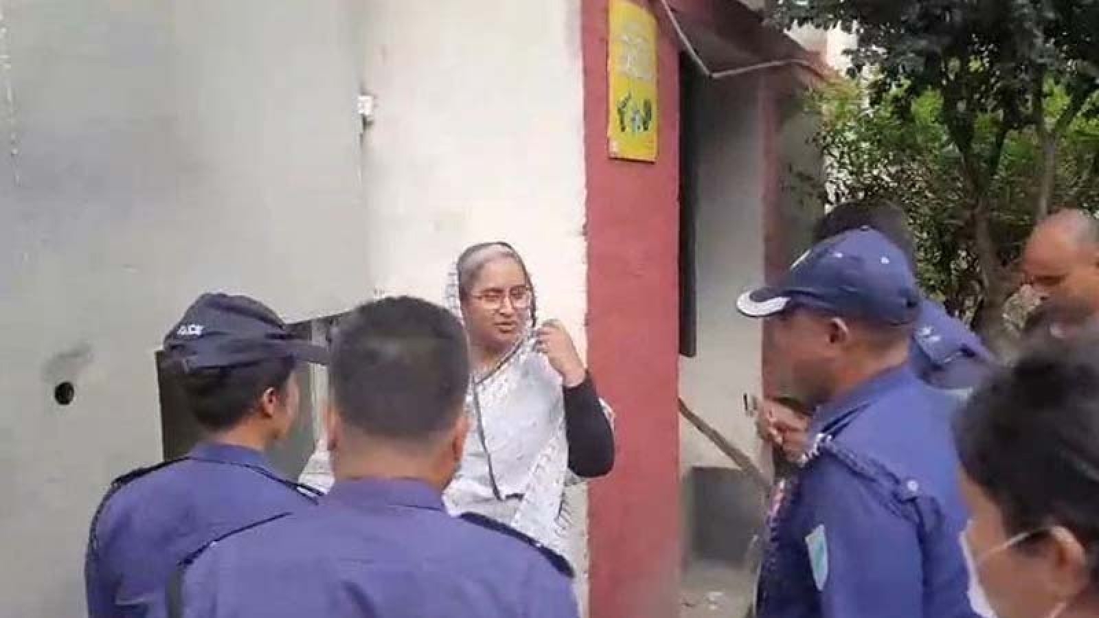 স্বামীর দাফন শেষে কারাগারে দীপু মনি