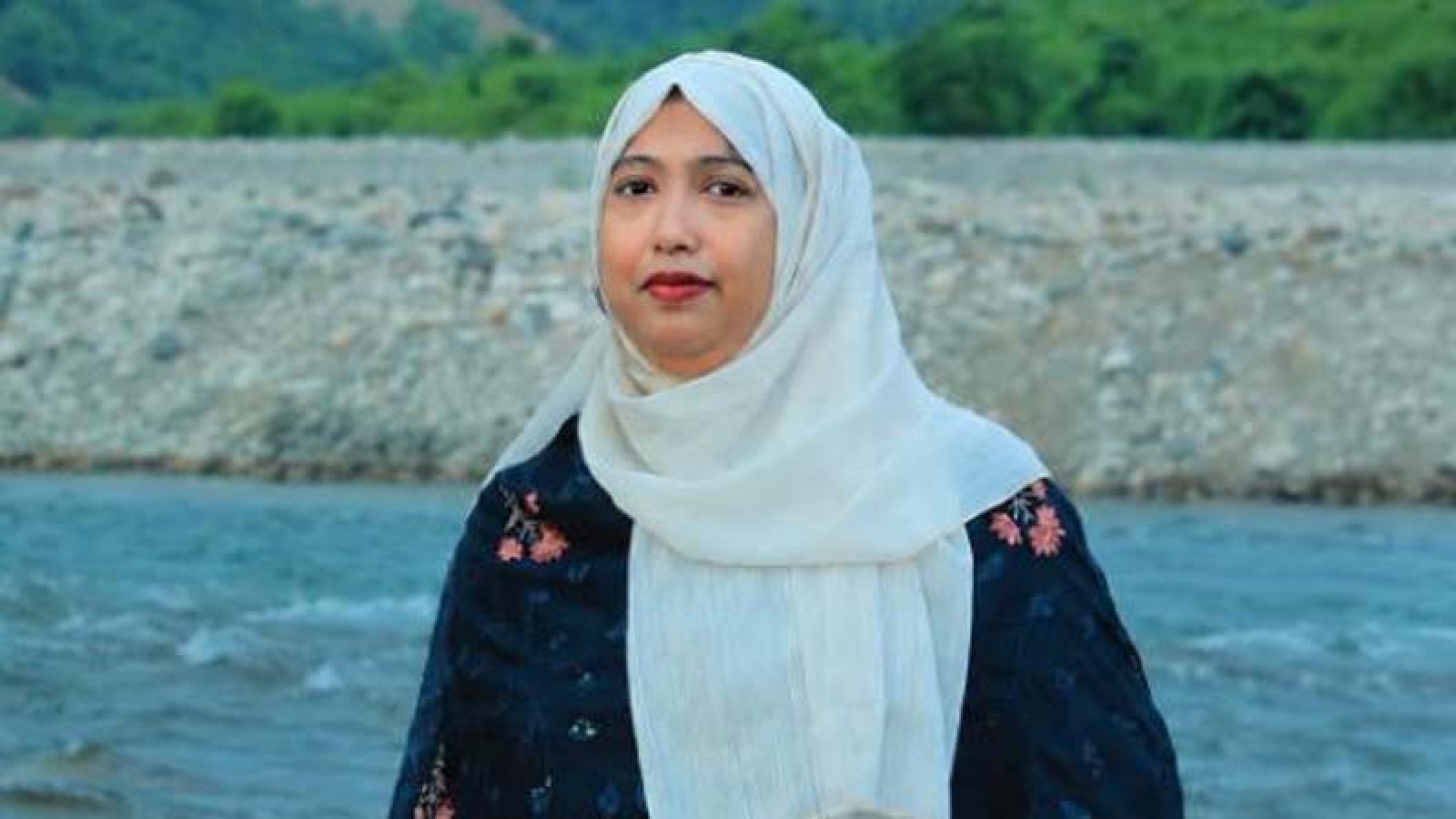 বঙ্গবন্ধুকে নিয়ে পোস্ট দেওয়ায় শোকজ ছাড়াই কলেজ শিক্ষক বরখাস্ত