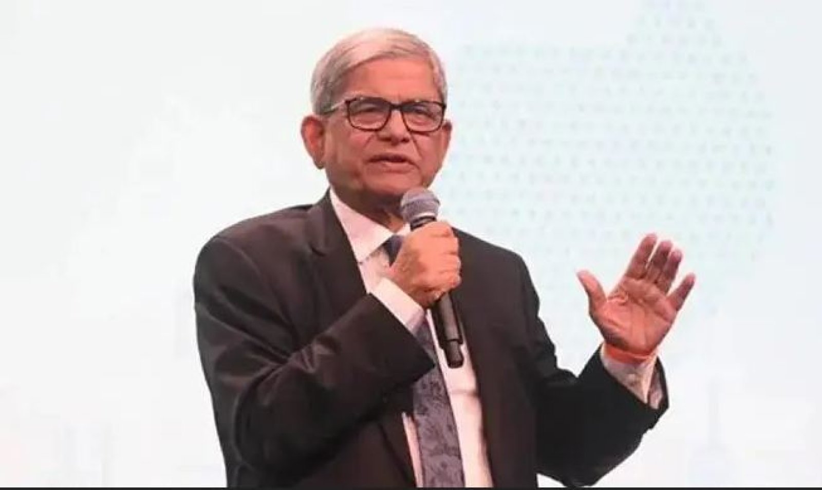 নির্বাচন বানচাল করতে গুপ্ত হামলা চালানো হচ্ছে: মির্জা ফখরুল