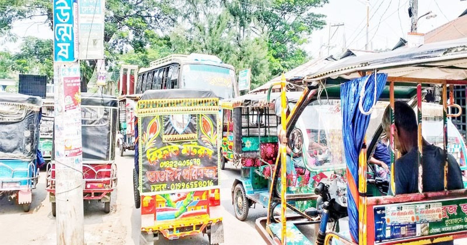 দুর্গাপুরে নেই নির্দিষ্ট যানবাহন স্ট্যান্ড
