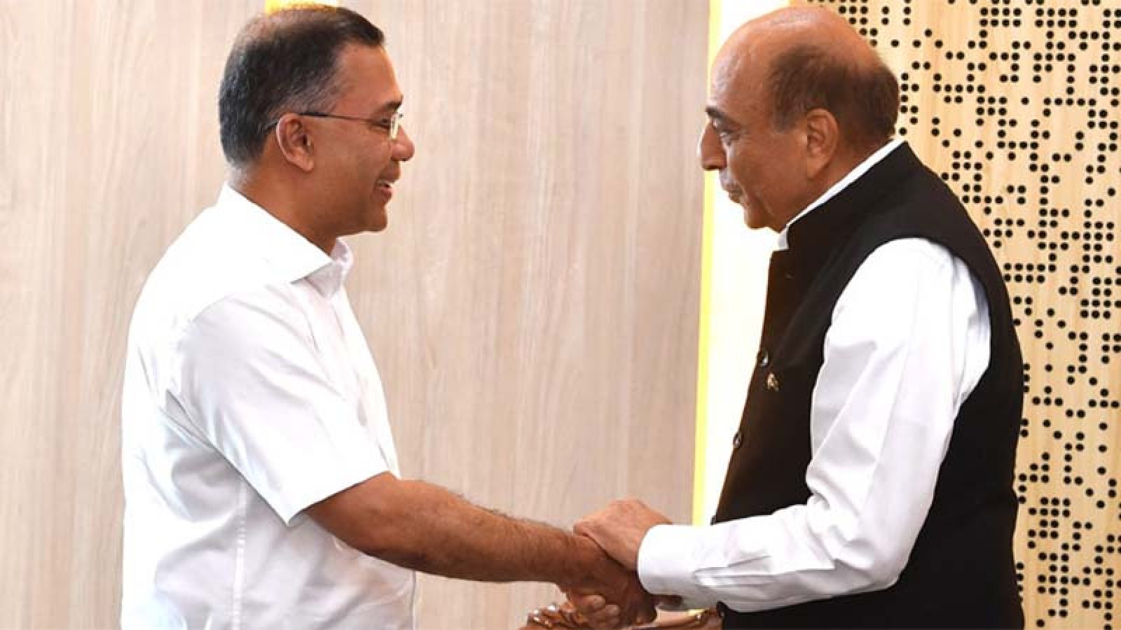প্রধানমন্ত্রীর সঙ্গে ভারতীয় হাইকমিশনারের বৈঠক, দ্বিপক্ষীয় সম্পর্ক-সহযোগিতা নিয়ে আলোচনা