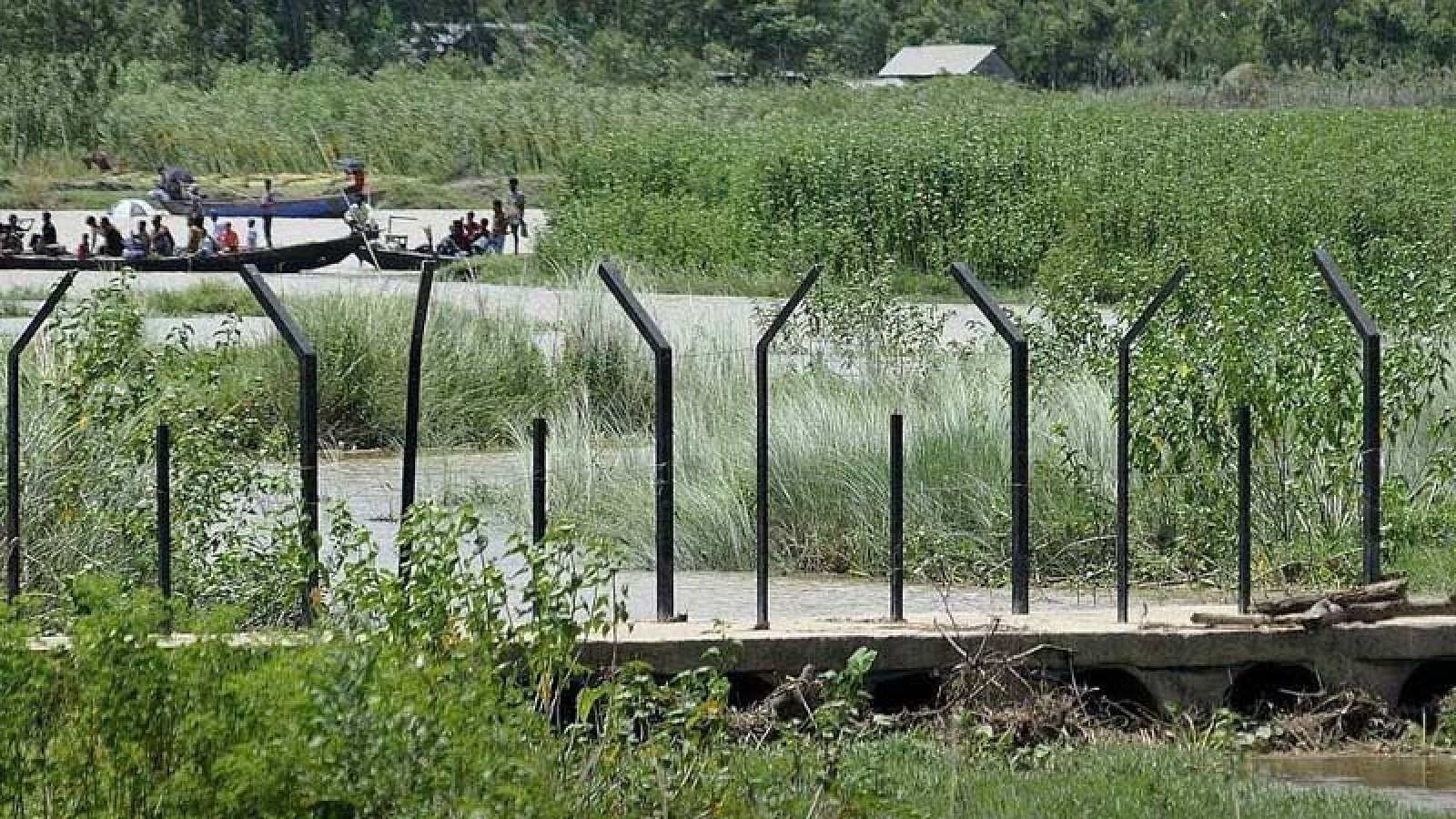 কাঁটাতারের বেড়া বসবে মিয়ানমার সীমান্তে, ভারত সীমান্ত ‘বিবেচনায়’: স্বরাষ্ট্রমন্ত্রী