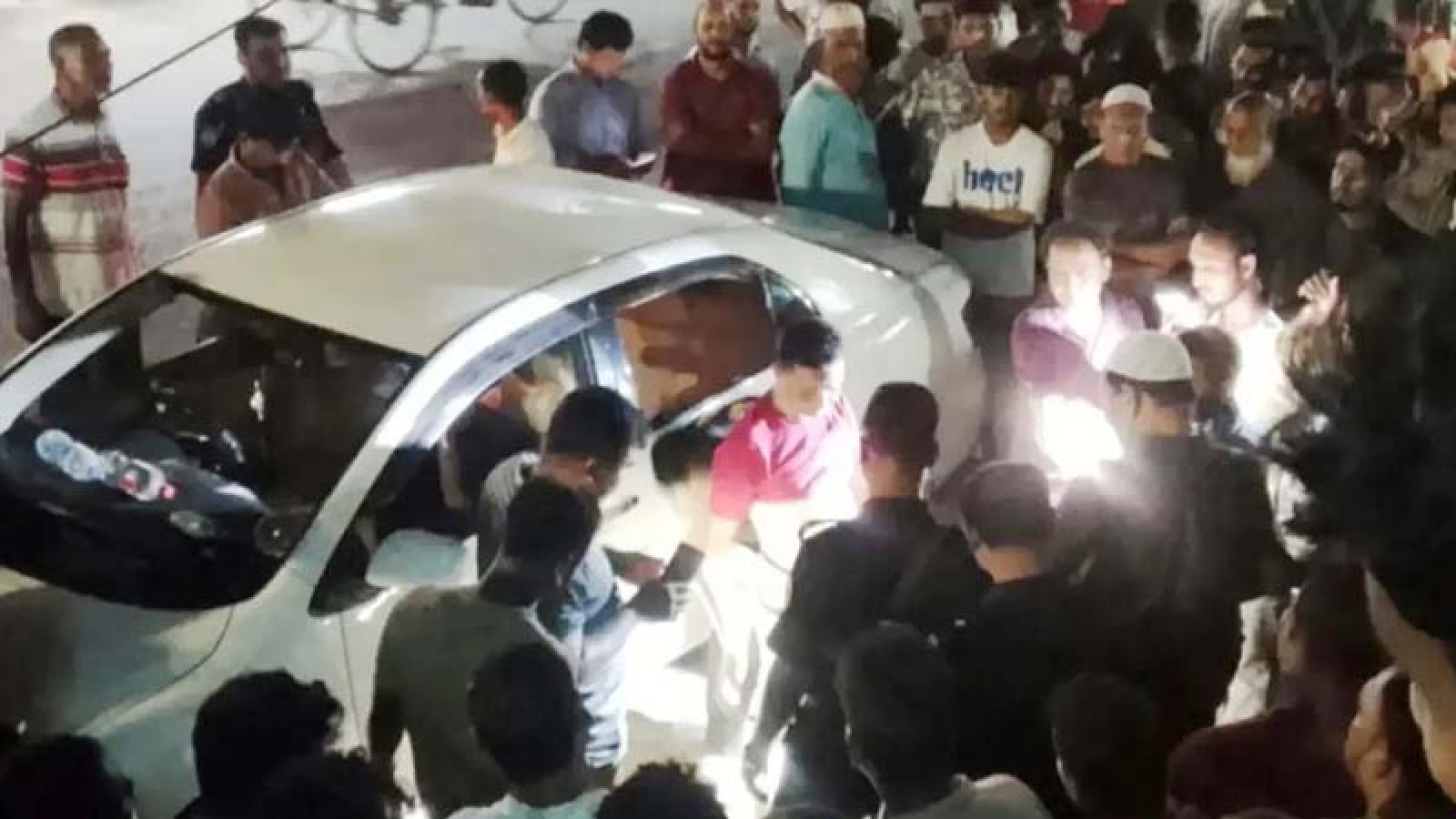 অভিনব কায়দায় পায়ুপথে লুকিয়ে হেরোইন পাচার, গ্রেপ্তার ২
