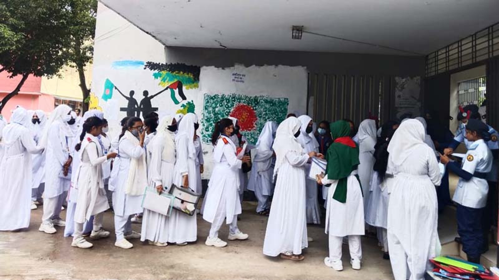পাসের হারে শীর্ষে ঢাকা, সর্বনিম্ন বরিশাল বোর্ডে