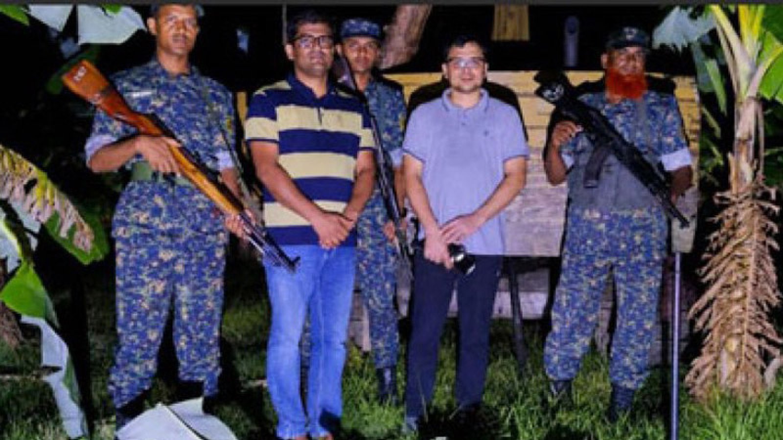 নাটোরে আবাদি জমিতে পুকুর খনন করায় ব্যাটারি ও ভেকুর যন্ত্রাংশ জব্দ