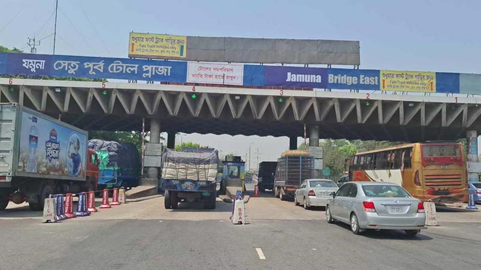 একদিনে যমুনা সেতুতে ৫৩ হাজার গাড়ি চলাচল, টোল আদায় পৌনে ৪ কোটি
