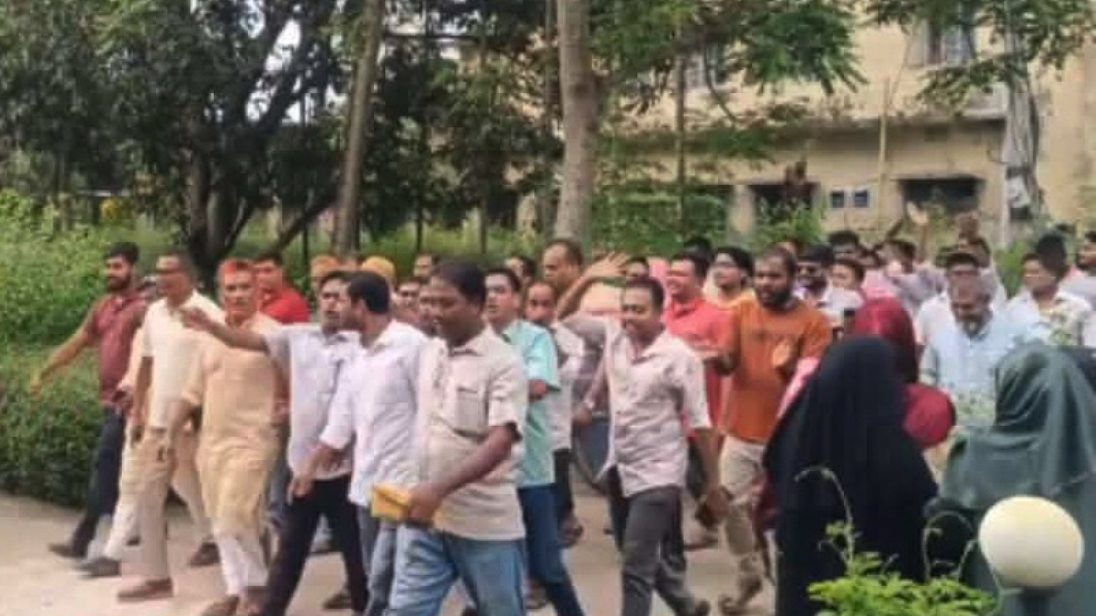 বাঘায় ইউএনও’র ঘুষ দুর্নীতির বিরুদ্ধে বিক্ষোভ