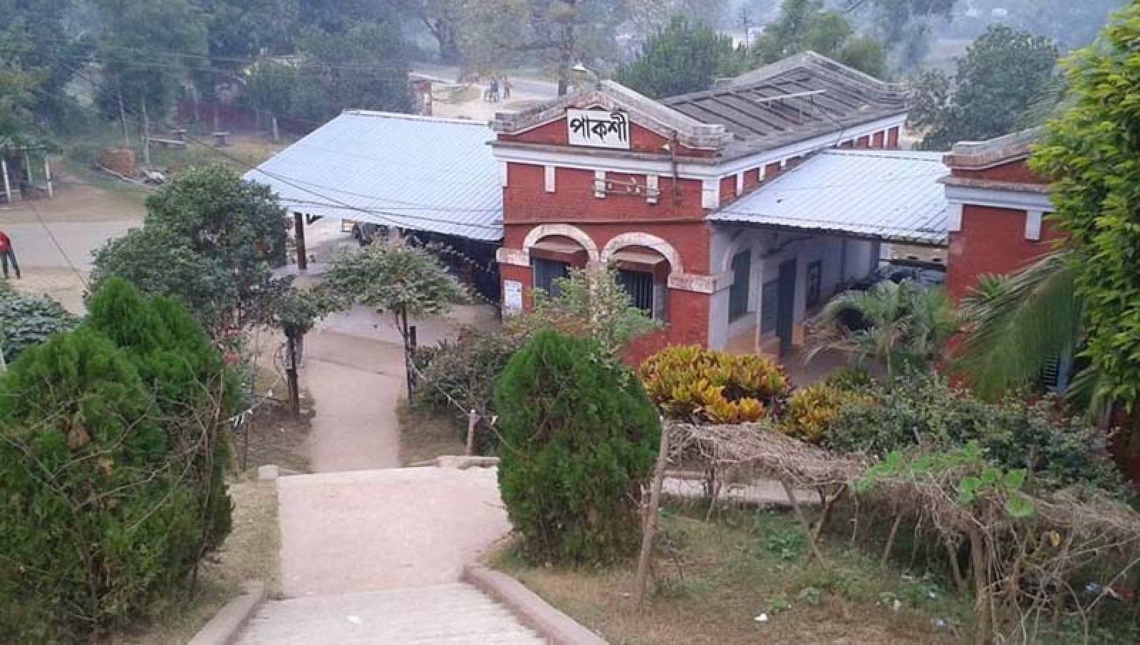 স্টেশনে অজ্ঞাত ব্যক্তির মরদেহ উদ্ধার
