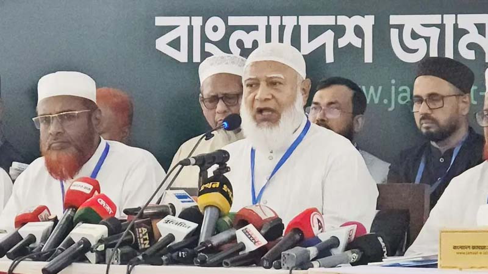 সরকার মৌলিক পরিবর্তনের দাবিকে অগ্রাহ্য করছে : শফিকুর রহমান