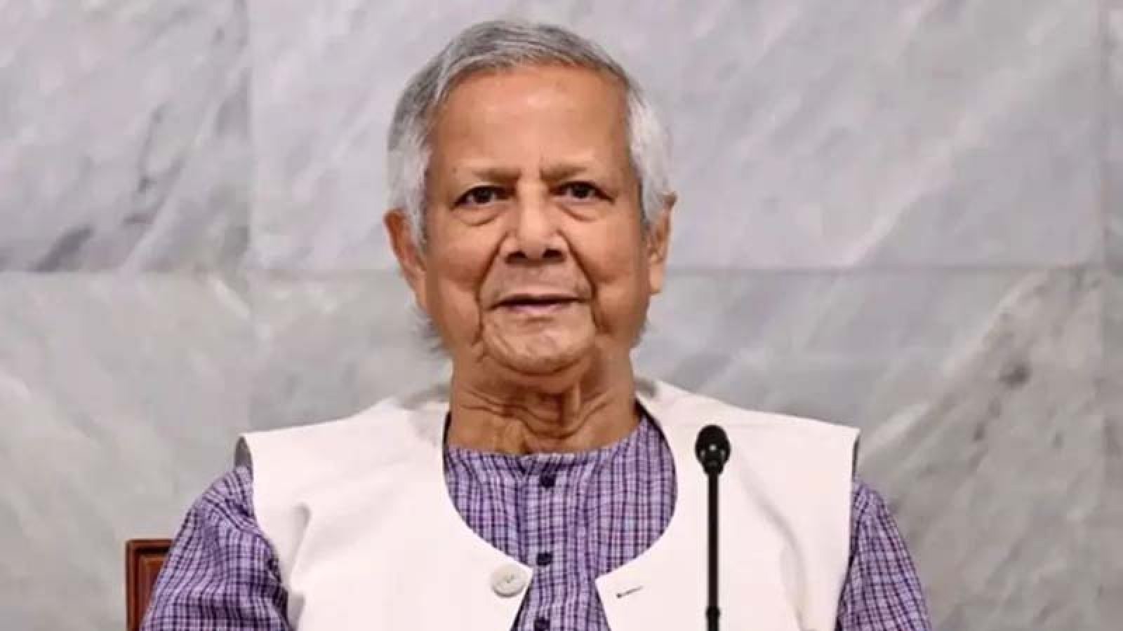 ইউনূসসহ অন্তর্বর্তী সরকারের উপদেষ্টাদের দেশত্যাগে নিষেধাজ্ঞা চেয়ে নোটিশ