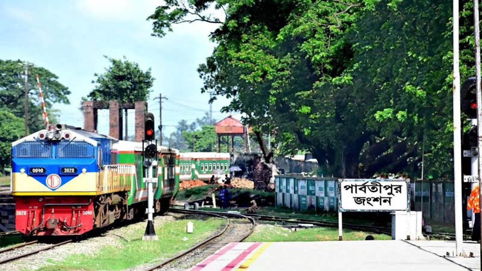পার্বতীপুর রেলওয়ে জংশনে এক বৃদ্ধার মৃতদেহ উদ্ধার
