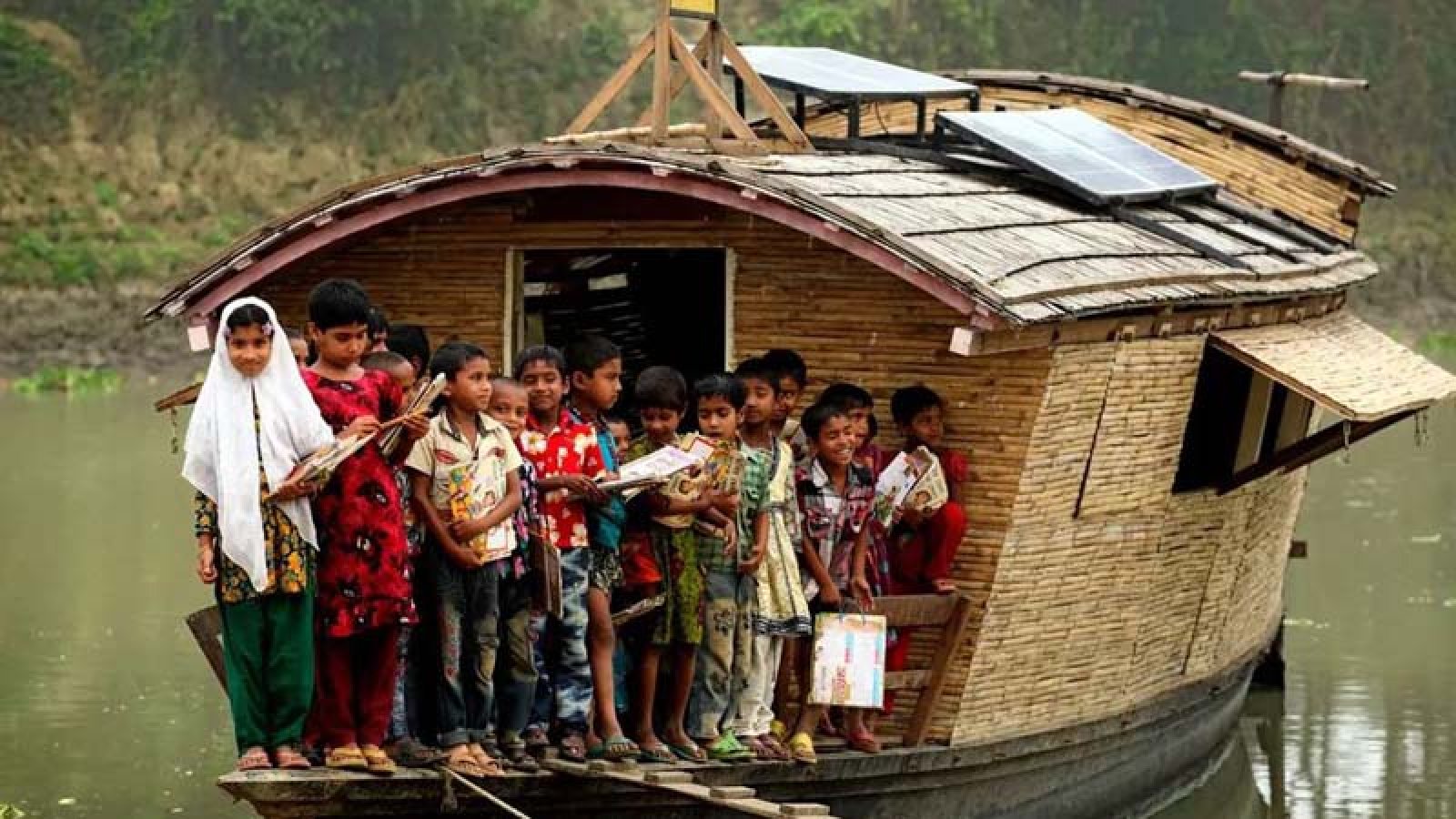ইউনেস্কোর স্বীকৃতি পেল বাংলাদেশের ভাসমান বিদ্যালয় উদ্যোগ