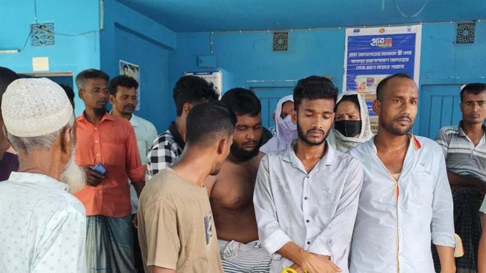 পুলিশ নয়, আবাসিক হোটেল থেকে ৬ জনকে আটক করলেন জেন-জি সদস্যরা