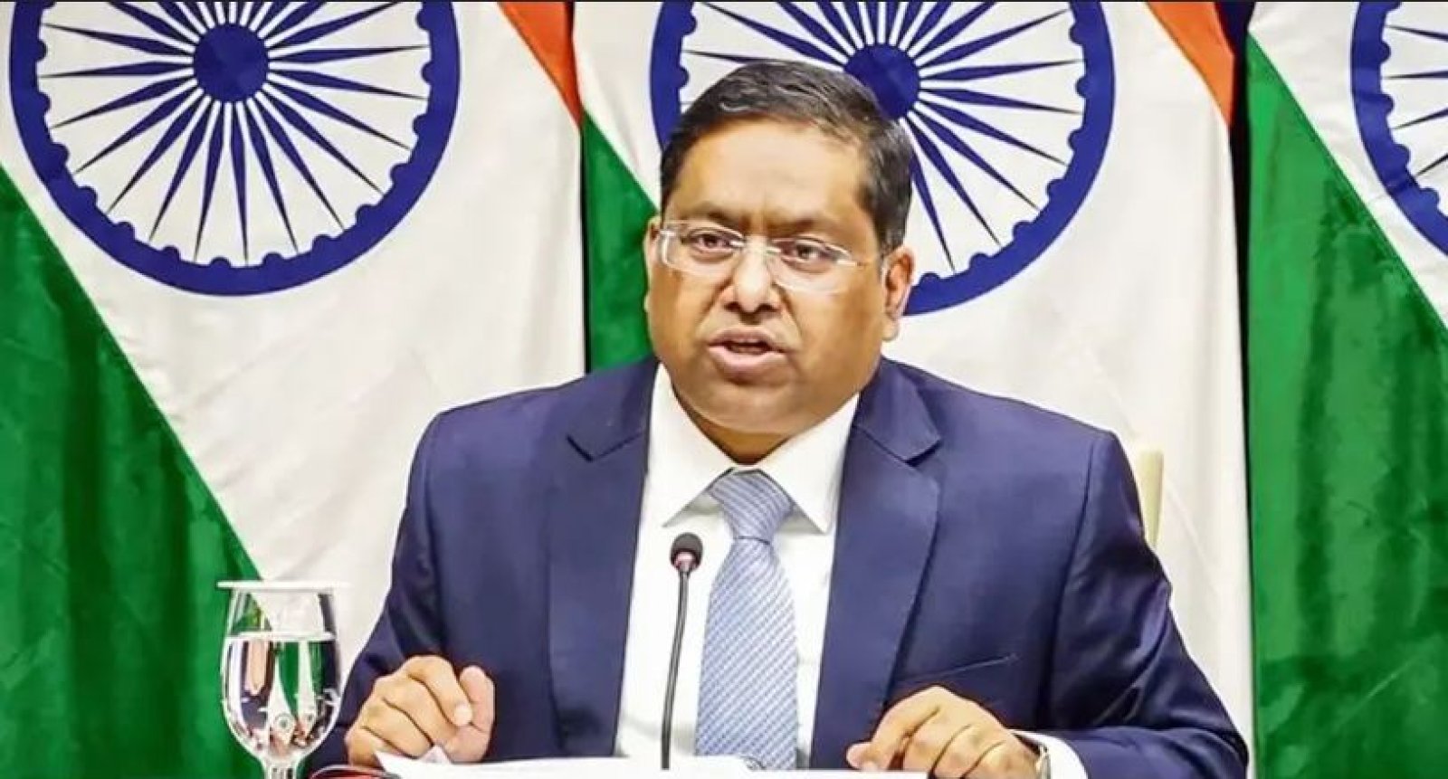 শেখ হাসিনাকে ফেরত পাঠানোর অনুরোধ পর্যালোচনা করছে ভারত : জয়সওয়াল