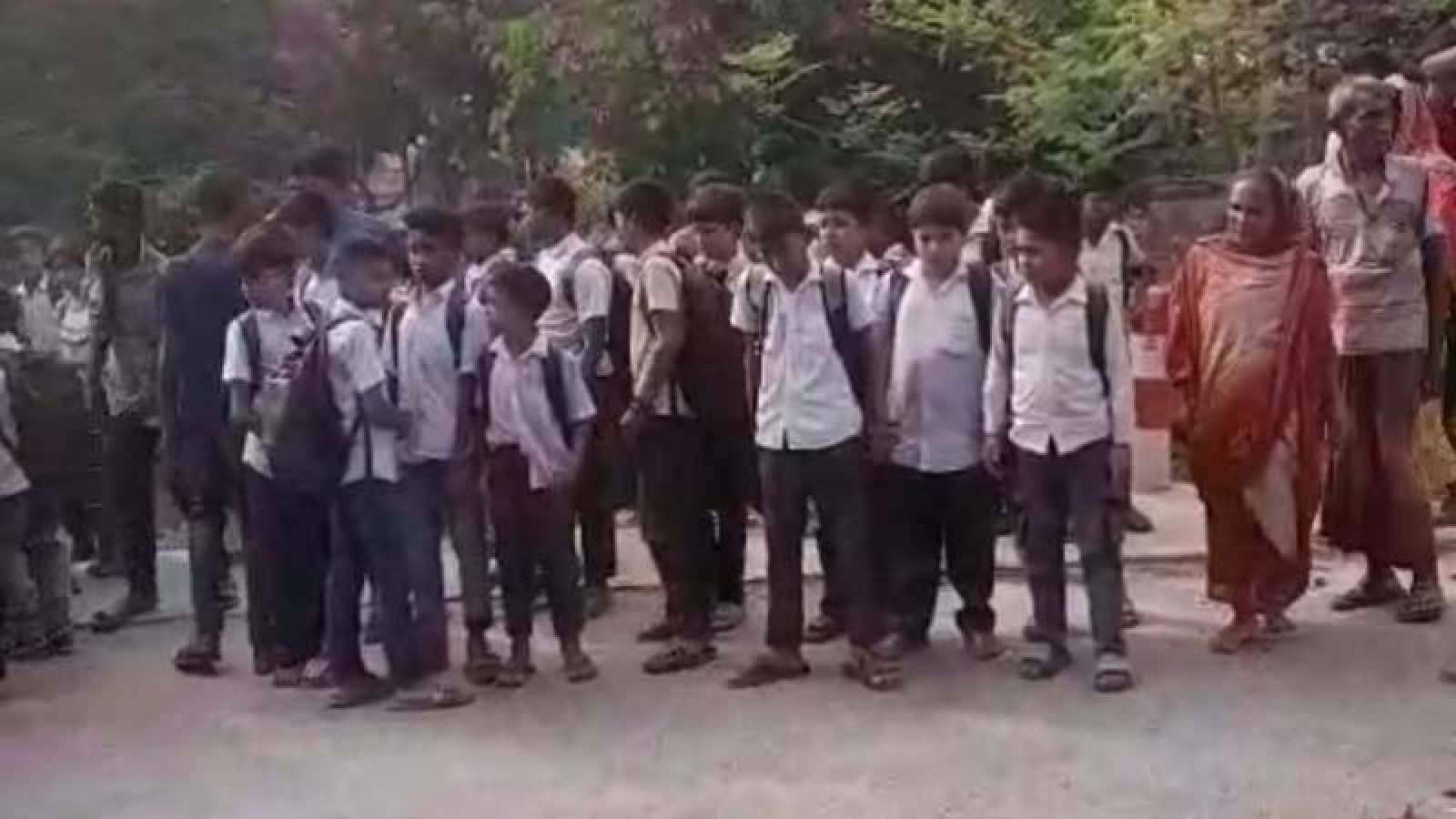 বদলগাছী সড়ক দুর্ঘটনায় এক নারীর মৃত্যু