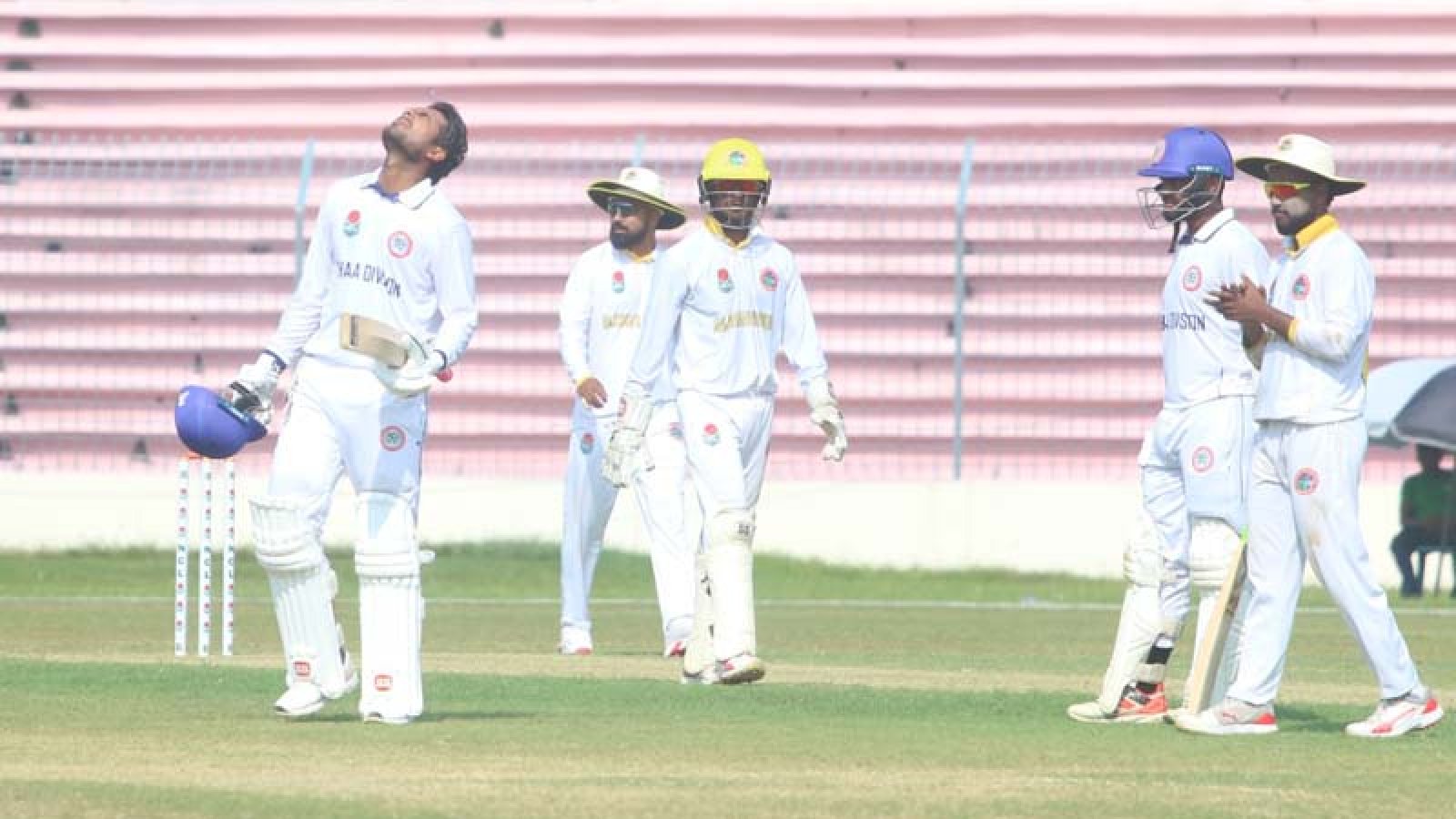 নাঈমের অপরাজিত ১৭১, প্রথম ইনিংসে ঢাকার সংগ্রহ ২৯৩