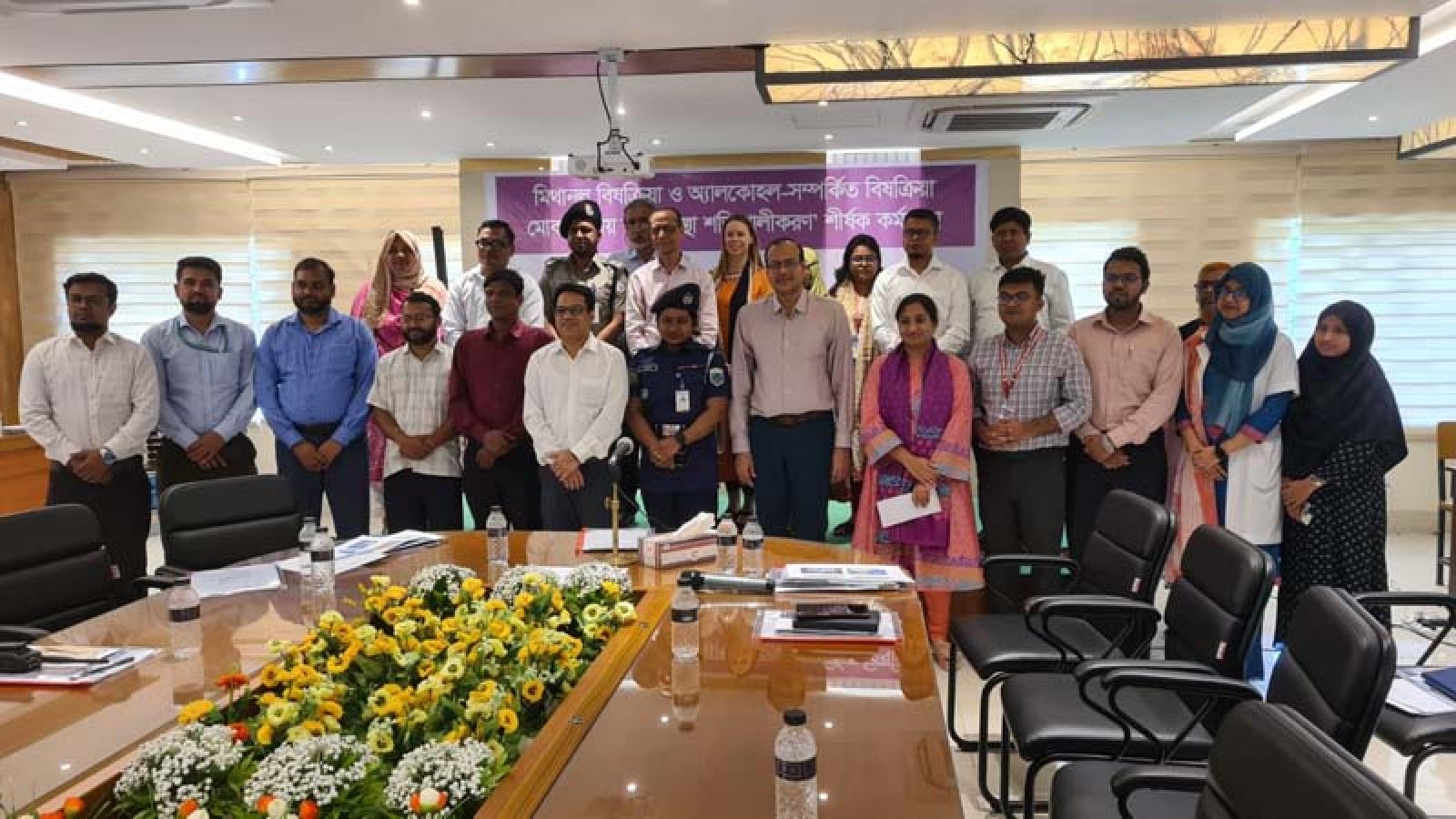 রাজশাহীতে মিথানল বিষক্রিয়া মোকাবিলায় স্বাস্থ্যব্যবস্থা শক্তিশালী করার আহ্বান