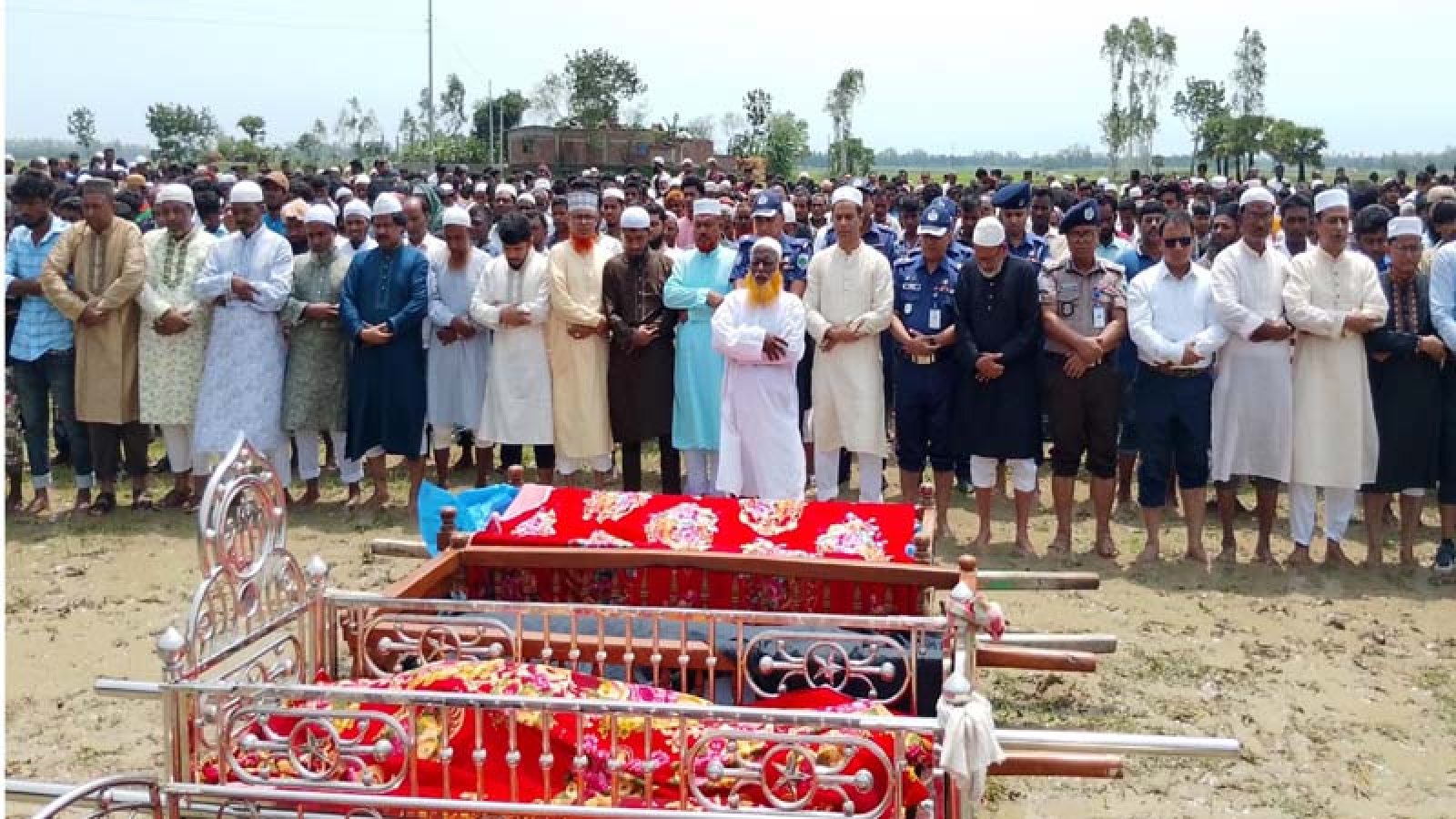 চিরনিদ্রায় শায়িত হলেন ৯ যুবক, শোকে স্তব্ধ তিন গ্রাম