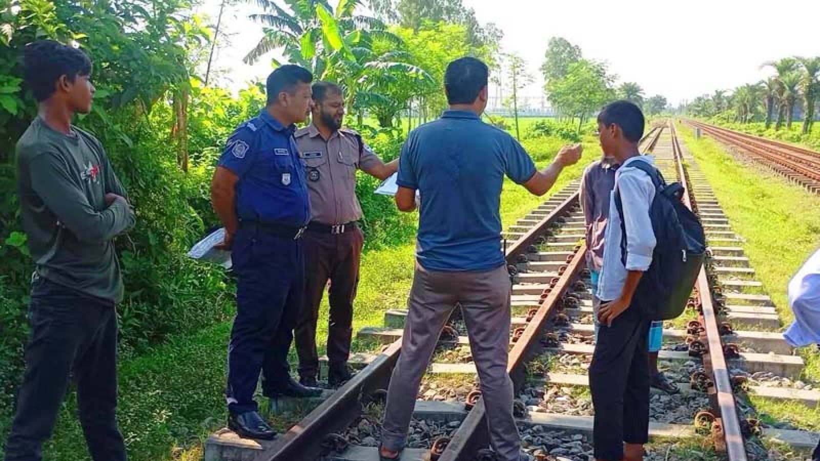 পার্বতীপুরে ট্রেনে কাটা পড়ে মৃত্যু