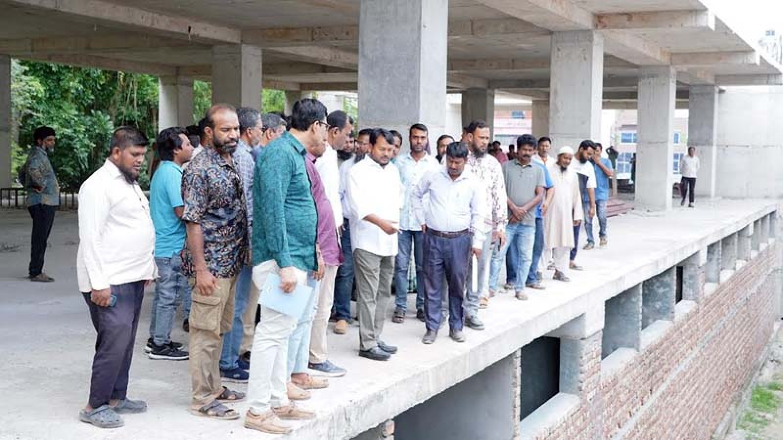 নগরীর বিভিন্ন উন্নয়ন কাজ পরিদর্শনে রাসিক প্রশাসক