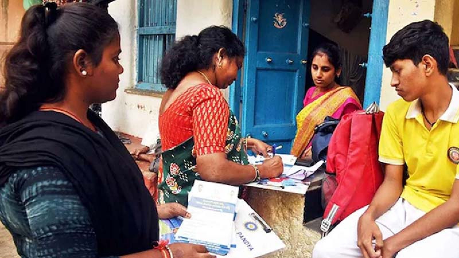 বাড়তি বরাদ্দের লক্ষ্যে জনসংখ্যা বেশি দেখায় বামেরা!