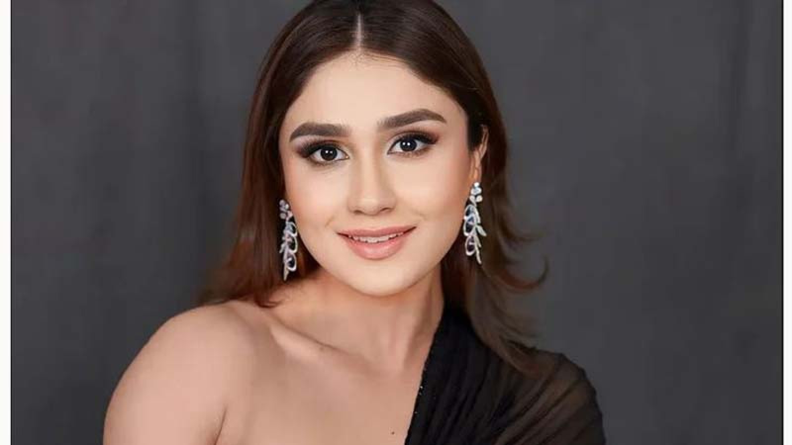 ট্রেনে হামলা ও বিবস্ত্র হয়ে গ্রেপ্তার অভিনেত্রী