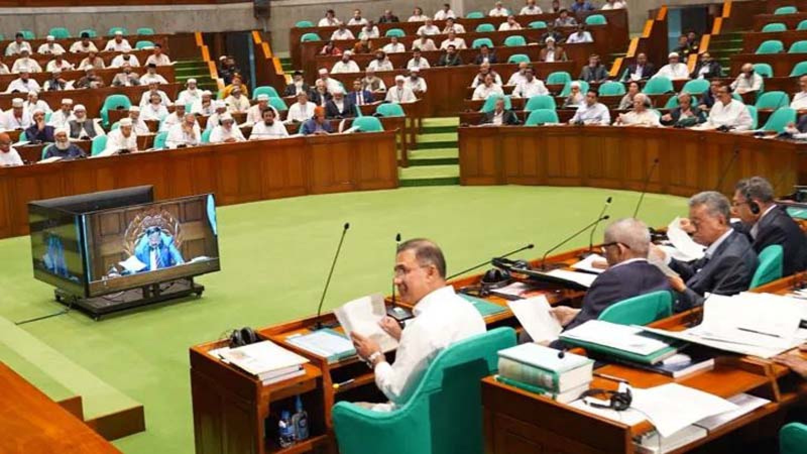 প্রাথমিক বিদ্যালয়ের ২ লাখ শিশুকে বিনামূল্যে স্কুল ড্রেস দেওয়া হবে : সংসদে প্রধানমন্ত্রী