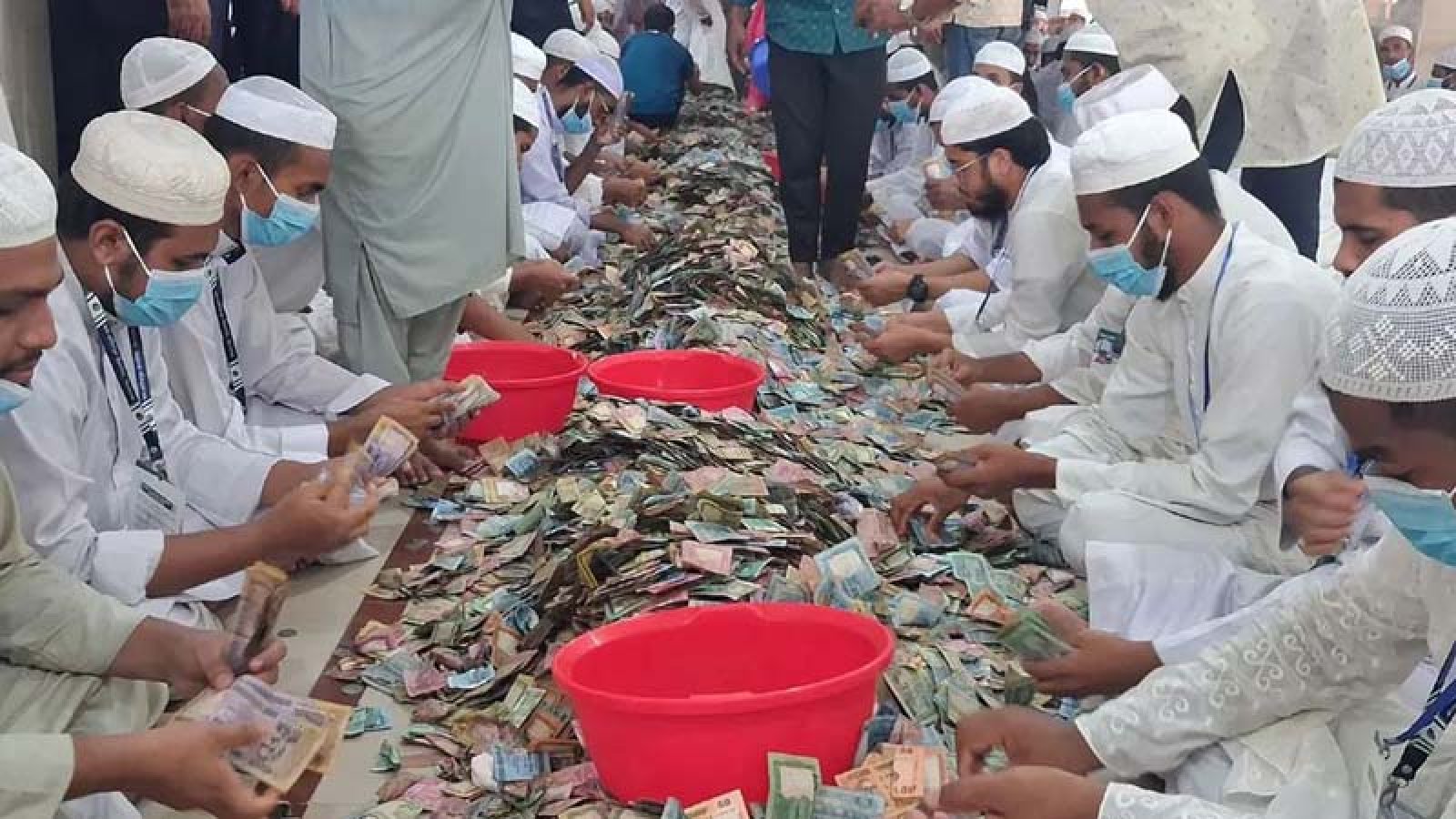 পাগলা মসজিদের দানবাক্সে এবার মিলল ১৫ কোটি ৯০ লাখ টাকা