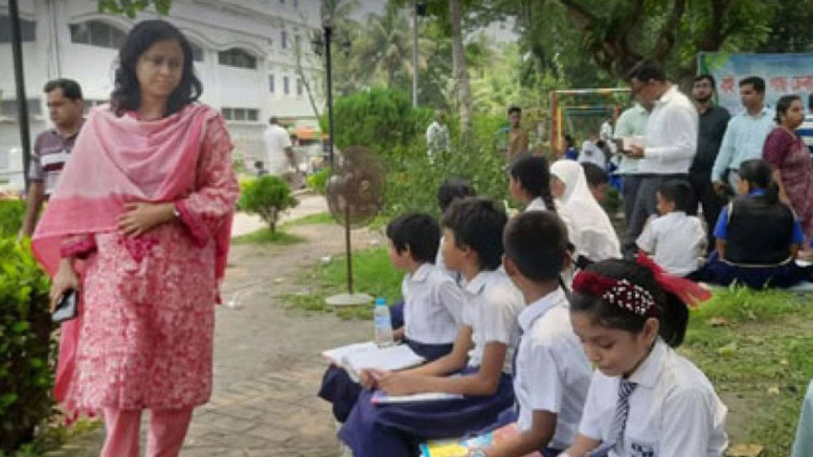 নাটোরে শিশুদের বইপাঠ ও গাছ চেনা প্রতিযোগিতা অনুষ্ঠিত