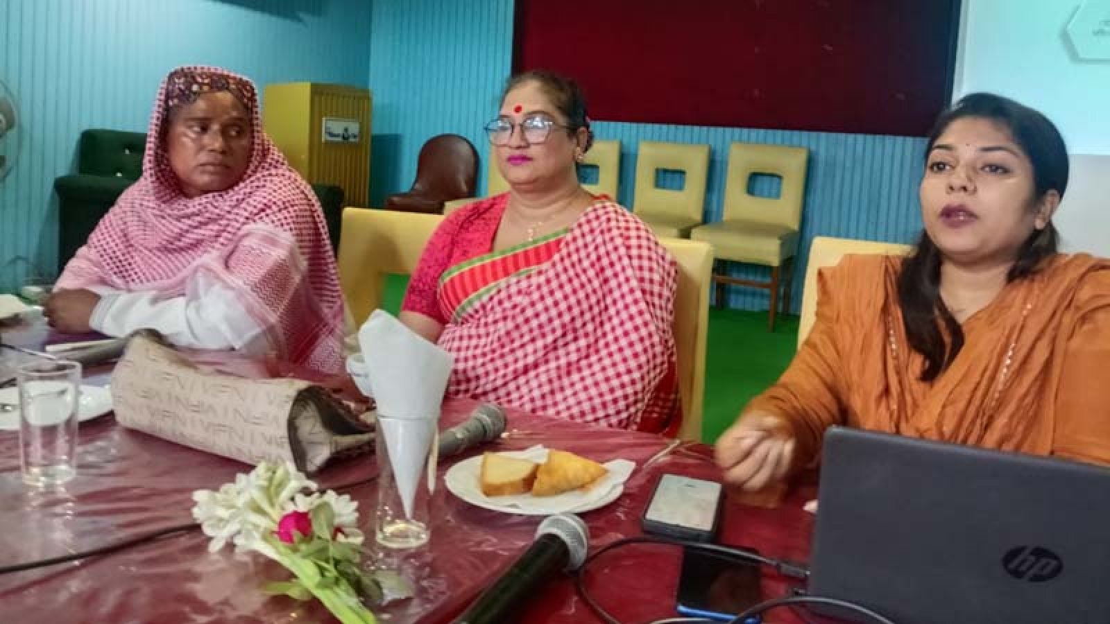রাজশাহীতে হিজড়া জনগোষ্ঠীর আইন ও অধিকার নিয়ে কর্মশালা