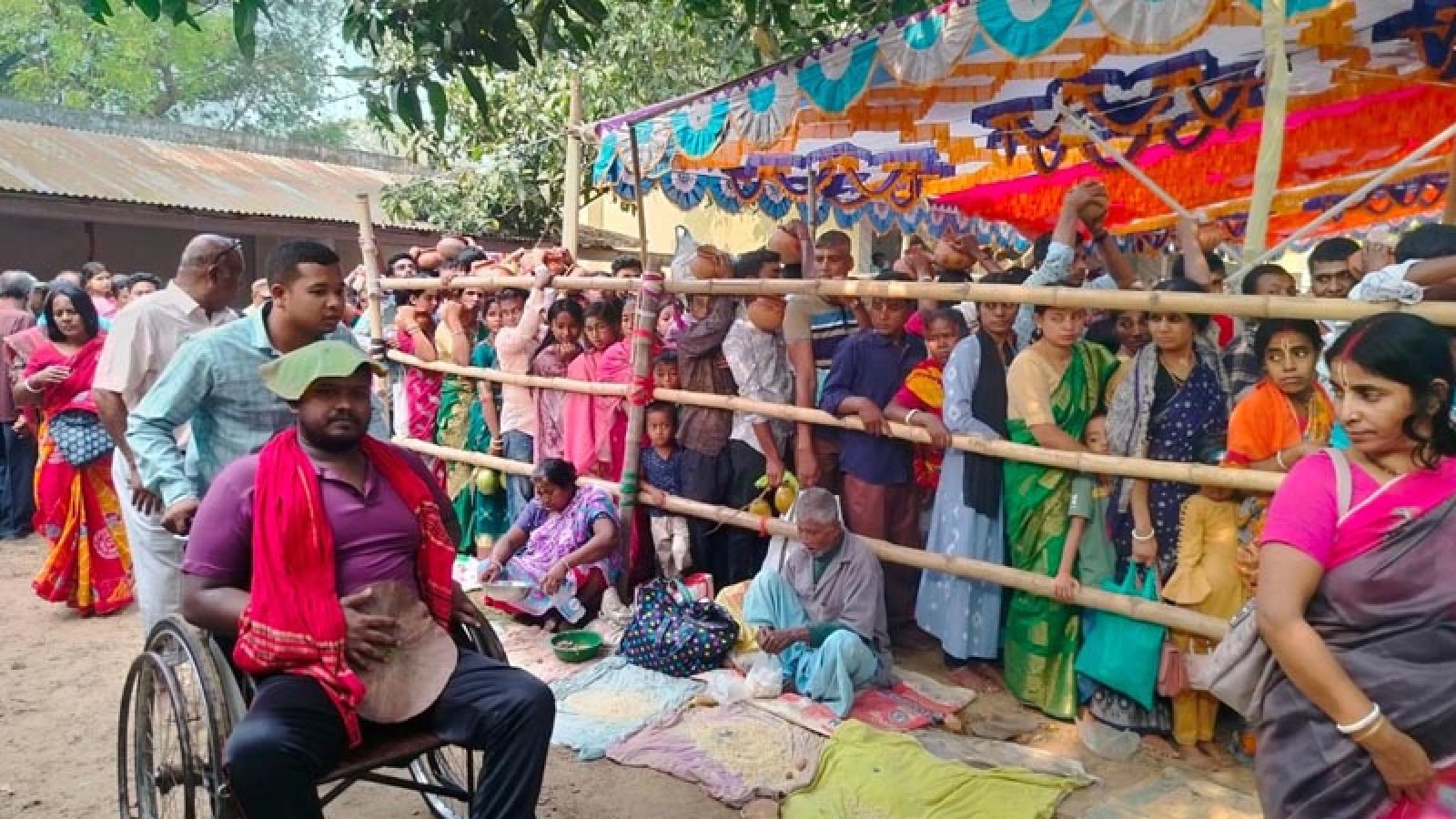 রাম নবমীতে ঠাকুরমান্দার রঘুনাথ জিউ মন্দিরে ভক্তদের ঢল