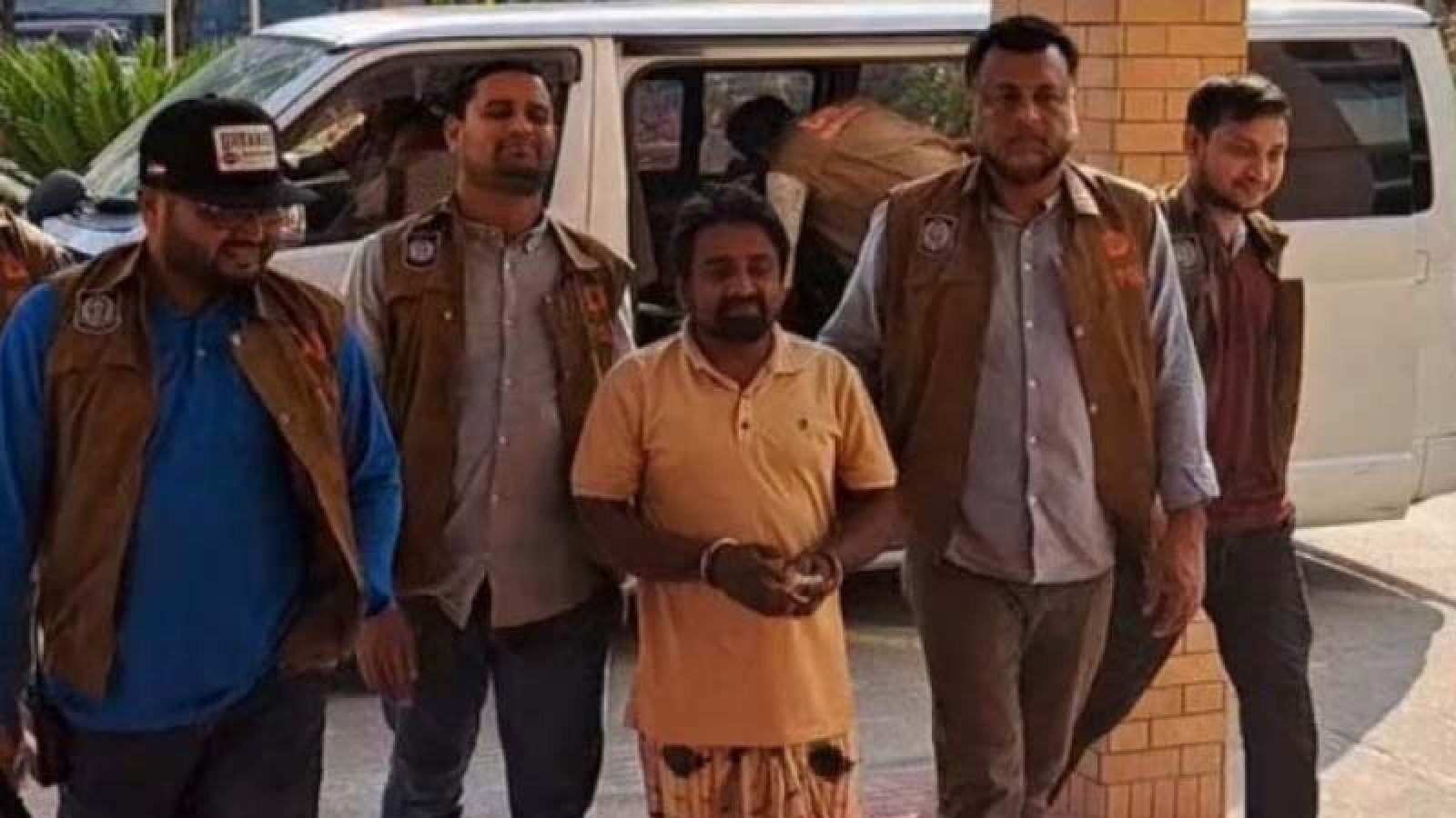 ওসির সামনে ৫ লাখ টাকা চাঁদা দাবি, নাটোরে সেই যুবদল নেতা জেলে