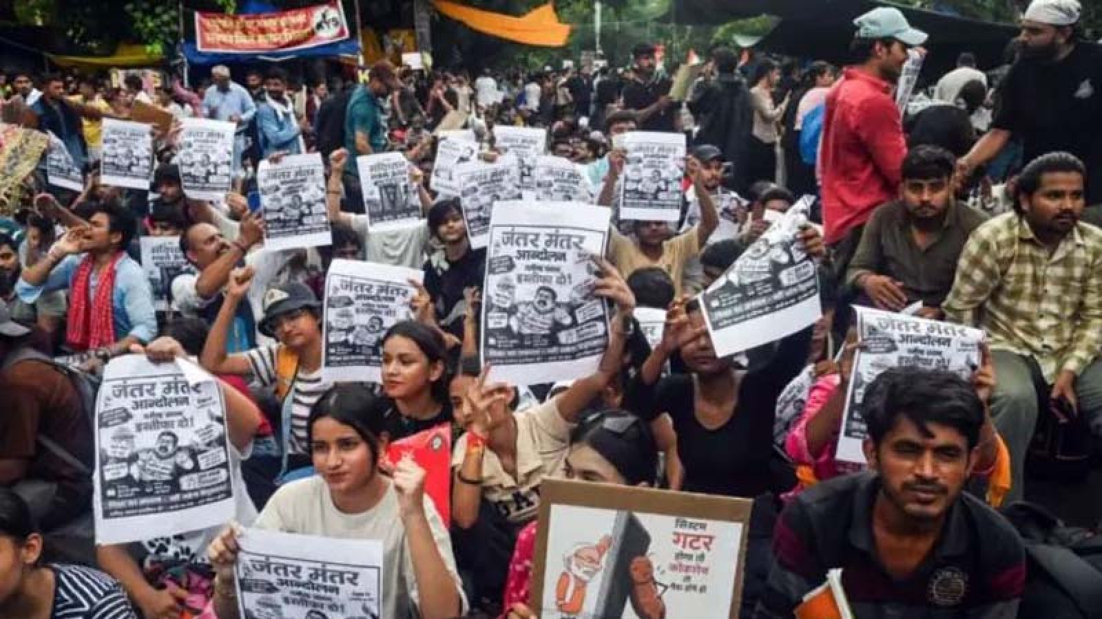দিল্লিতে ছাত্র আন্দালন: ঝাঁঝ বাড়তেই বড় বার্তা কেন্দ্রের! ‘যে কোনও সময়ে, যে কোনও স্থানে’