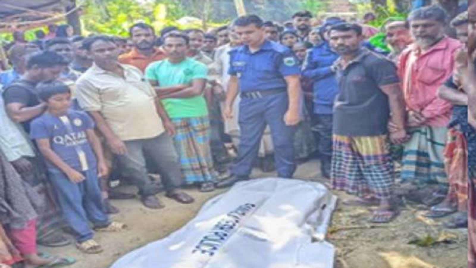 নওগাঁয় বাঁশঝাড় থেকে এক নারীর মরদেহ উদ্ধার