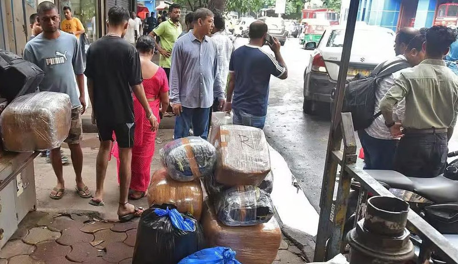 কলকাতায় ১১ হোটেল বন্ধ ঘোষণা, ‘আতঙ্কিত’ বাংলাদেশিদের মধ্যে ফেরার তাগিদ