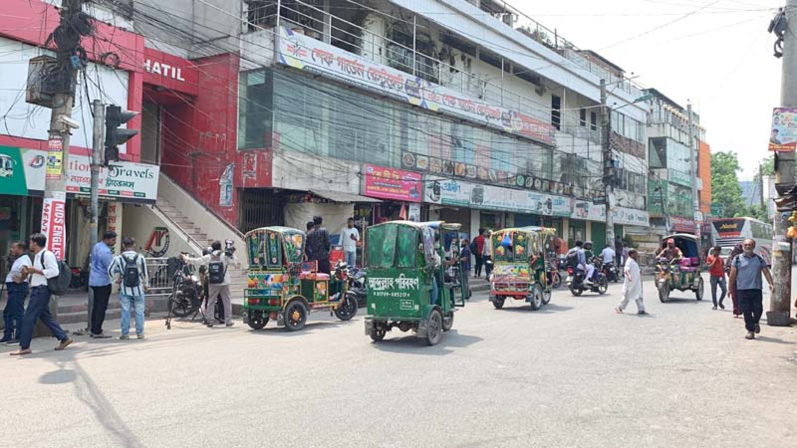 রাজশাহী থেকে দ্বিতীয় দিনেও বন্ধ দূরপাল্লার বাস চলাচল