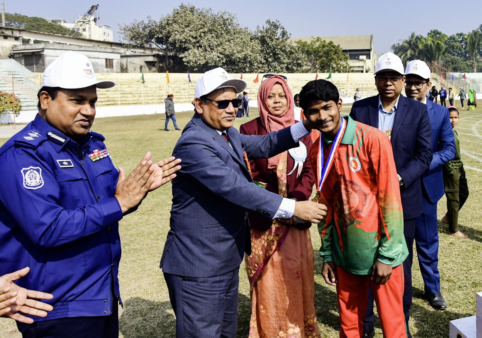 সুষ্ঠু সুন্দর সমাজ বিনির্মাণে খেলাধুলার বিকল্প নেই : বিভাগীয় কমিশনার