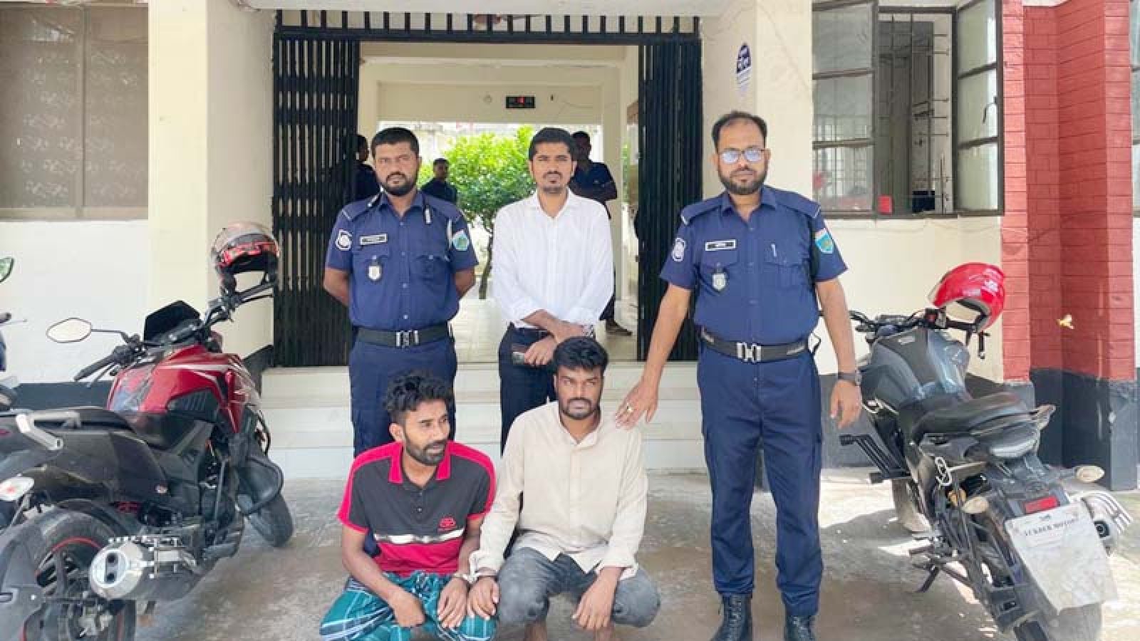 পুঠিয়ায় মাদকবিরোধী অভিযানে দুইজনের কারাদণ্ড