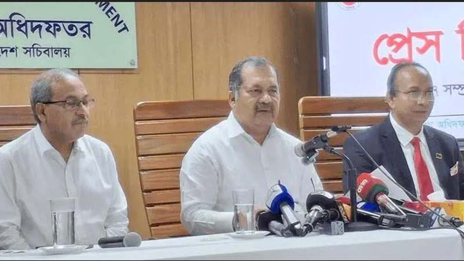 বিশ্বকাপ দেখানোর নামে ২০২২ সালে লুটপাট, এবার ঘাটতি মাত্র ৪-৫ কোটি টাকা : তথ্যমন্ত্রী